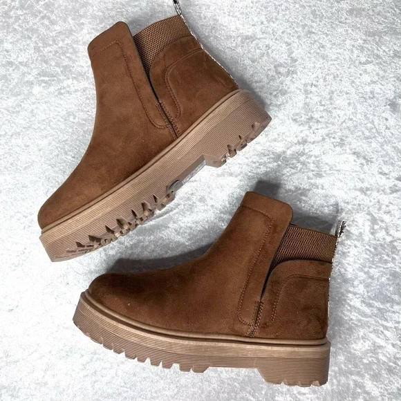 NWOT Qupid Renley Chunky Sole Booties - Brown, Size 9 - Picture 8 of 10